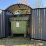 Mini avfallscontainerplass