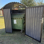 Mini avfallscontainerplass
