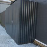 Avfallscontainerplass med 3 dører