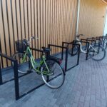 Standard sykkelparkering, sykkelstativ med parkerte sykler