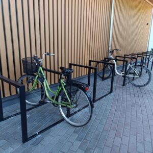 Standard sykkelparkering, sykkelstativ med parkerte sykler